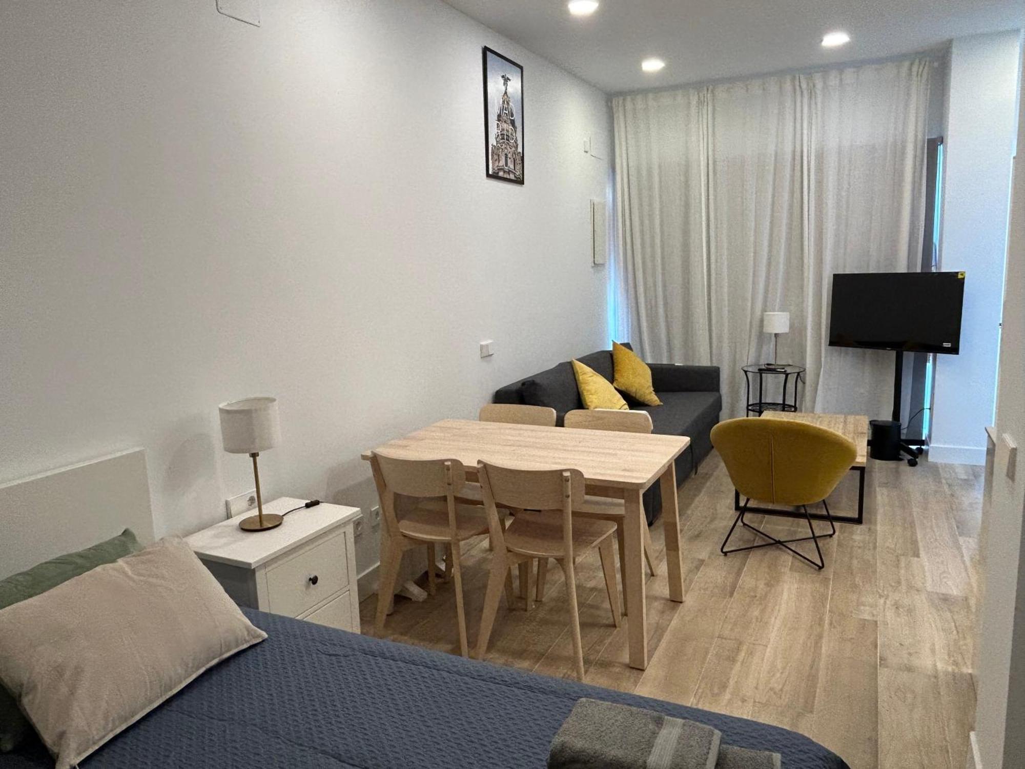 Azca-Bernabeu Apartments Madrid Room photo